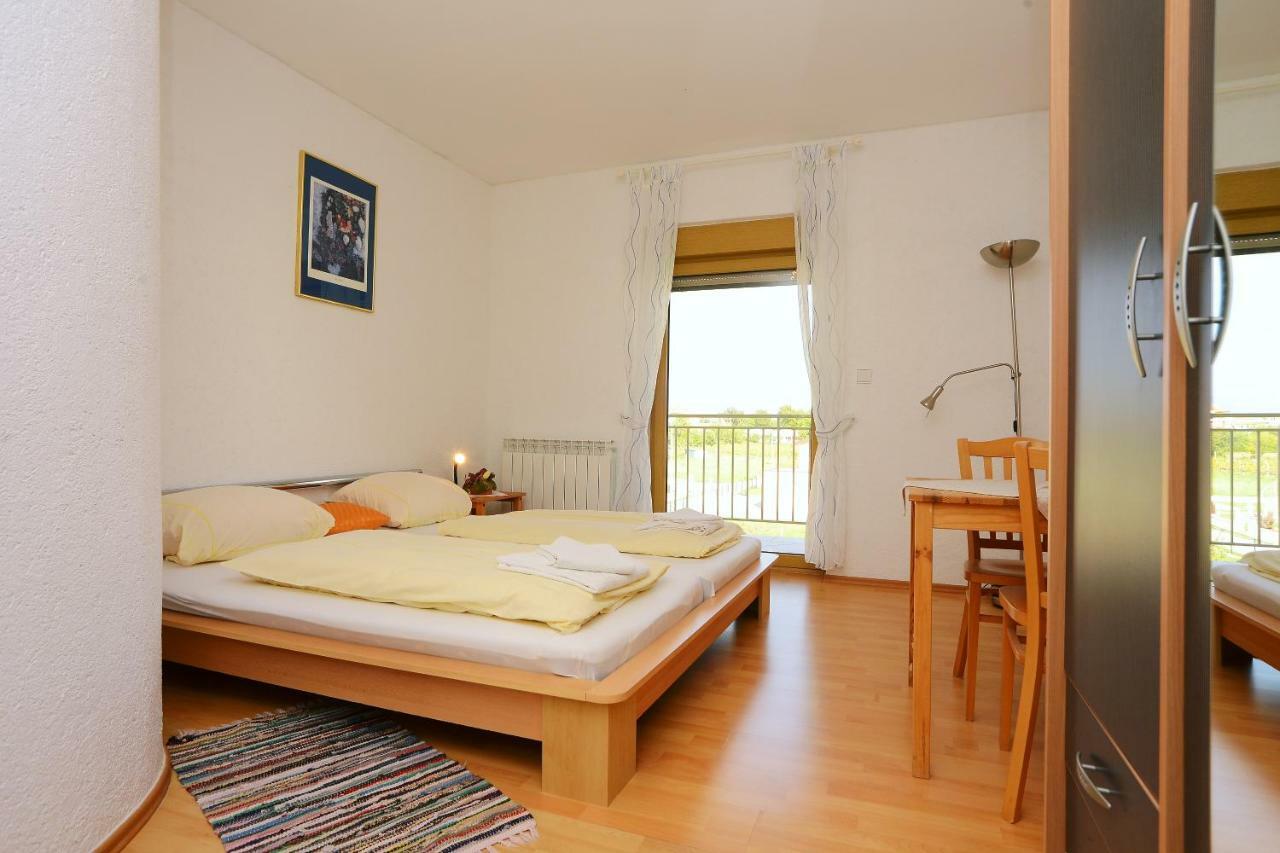 Ferienhaus Tomic Nedescina Экстерьер фото